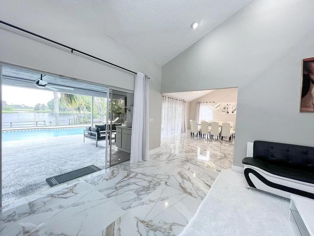 2060 Amesbury Circle, Wellington, FL 33414