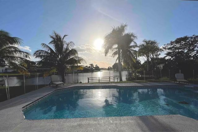 2060 Amesbury Circle, Wellington, FL 33414