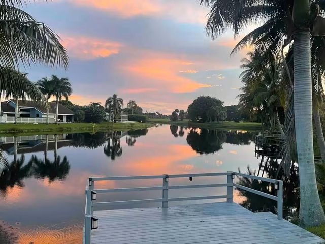 2060 Amesbury Circle, Wellington, FL 33414