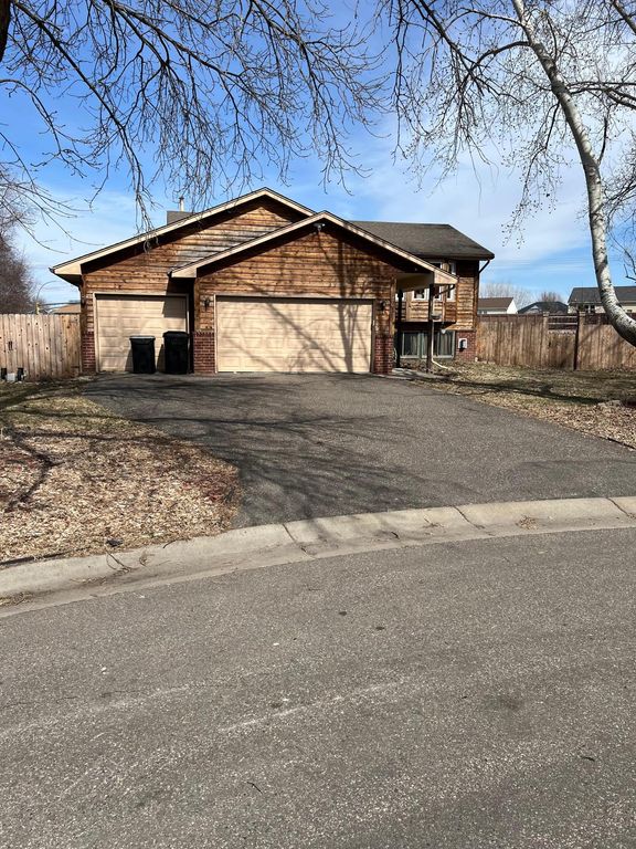 12073 Butternut Street NW, Coon Rapids, MN 55448