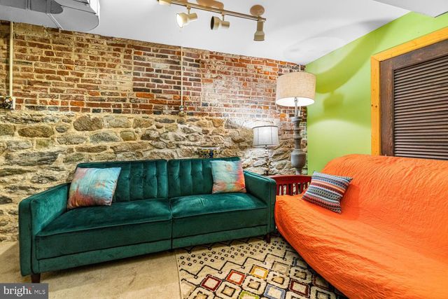 1305 RODMAN ST, Philadelphia, PA 19147