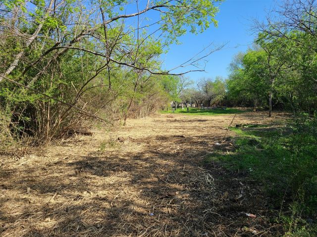 4000 W Northwest Highway, Dallas, TX 75220