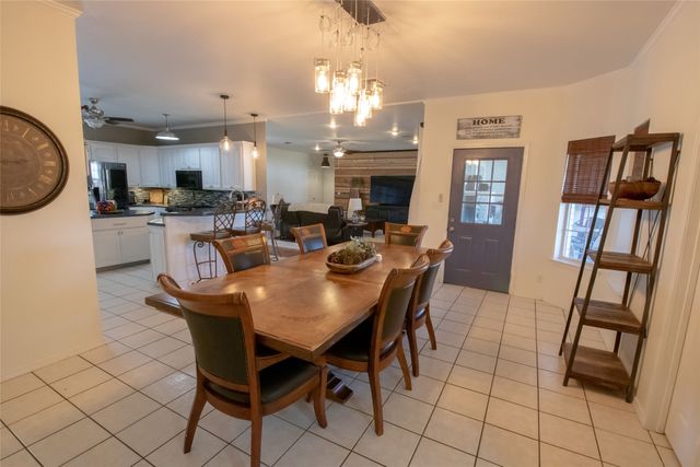 514 Preston Drive, Pottsboro, TX 75076