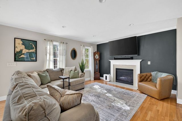 715 County Road, Rochester, MA 02770