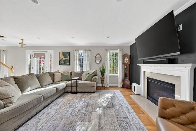 715 County Road, Rochester, MA 02770