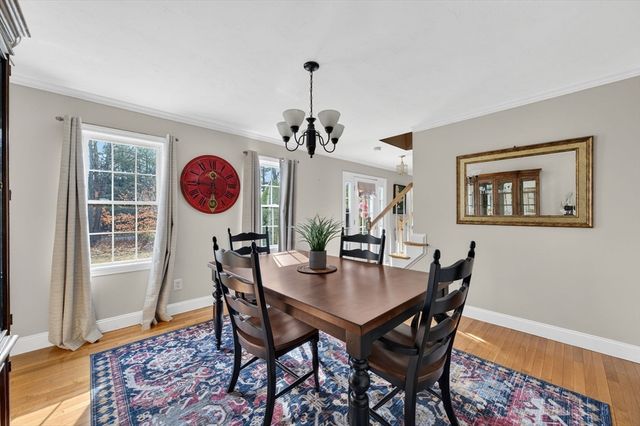 715 County Road, Rochester, MA 02770