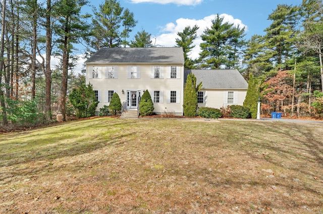 715 County Road, Rochester, MA 02770