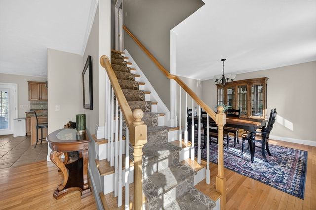 715 County Road, Rochester, MA 02770