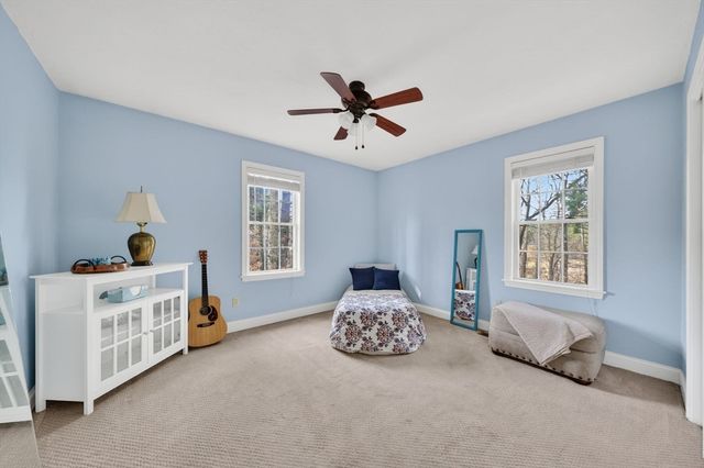 715 County Road, Rochester, MA 02770