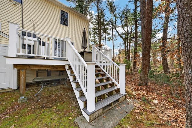 715 County Road, Rochester, MA 02770