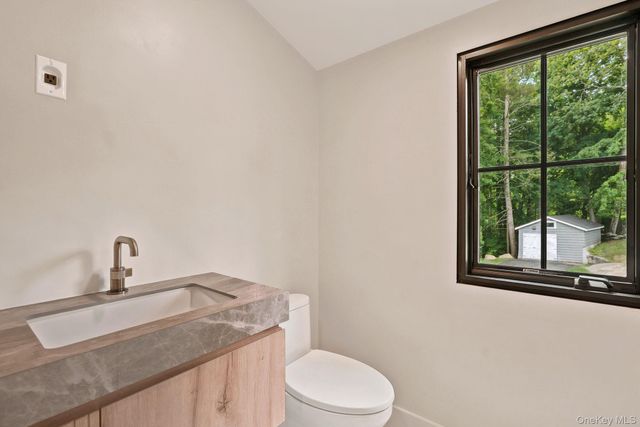 77 Montrose Station Road, Montrose, NY 10548