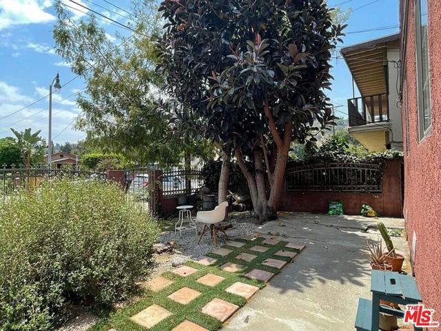 2663 Queen Street, Los Angeles, CA 90039