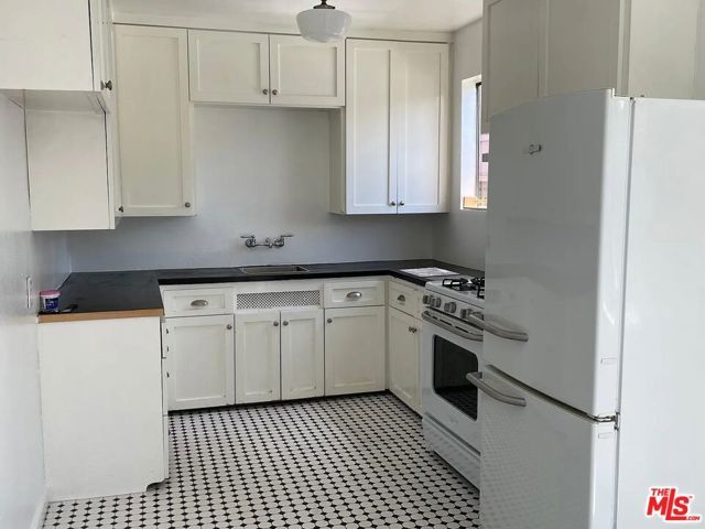 2663 Queen Street, Los Angeles, CA 90039