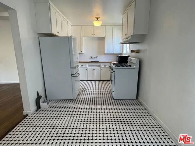 2663 Queen Street, Los Angeles, CA 90039