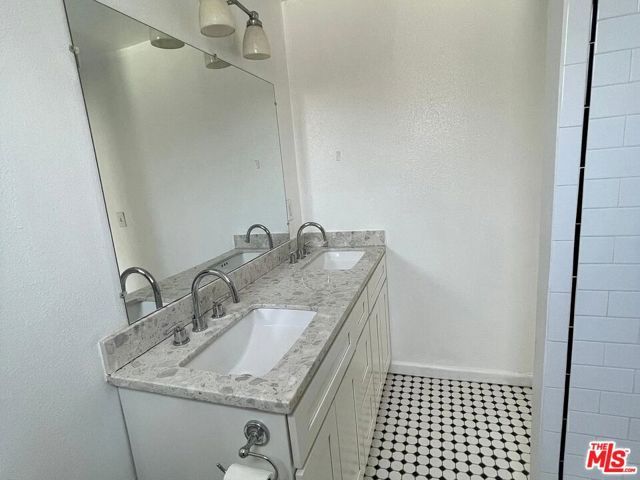 2663 Queen Street, Los Angeles, CA 90039
