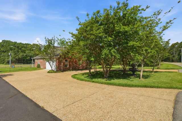 563 Scruggs, Sumrall, MS 39482