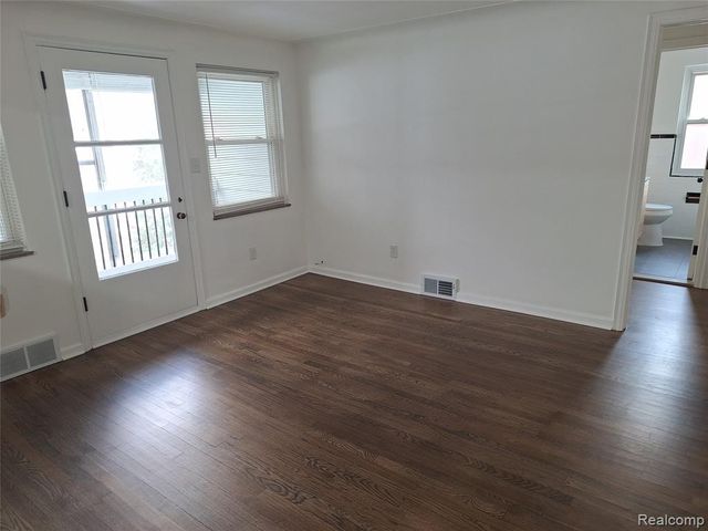 607 S Connecticut Street, Royal Oak, MI 48067