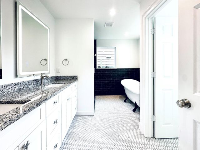 4808 Avenue S A, Galveston, TX 77551