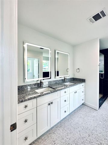 4808 Avenue S A, Galveston, TX 77551