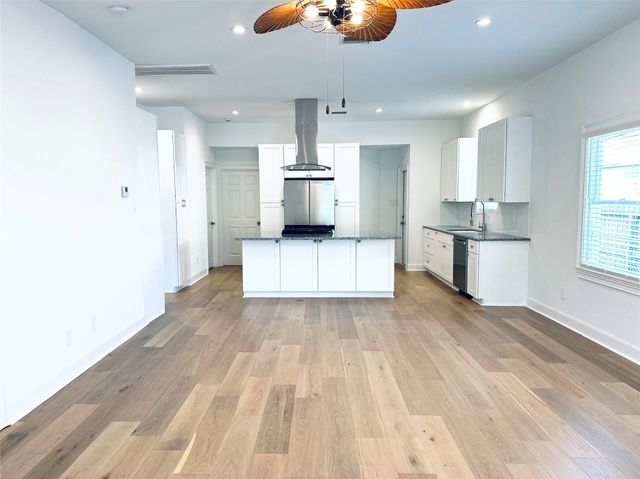4808 Avenue S A, Galveston, TX 77551