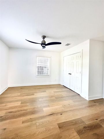 4808 Avenue S A, Galveston, TX 77551