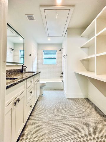 4808 Avenue S A, Galveston, TX 77551
