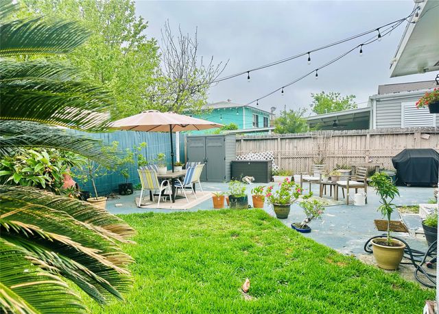 4808 Avenue S A, Galveston, TX 77551