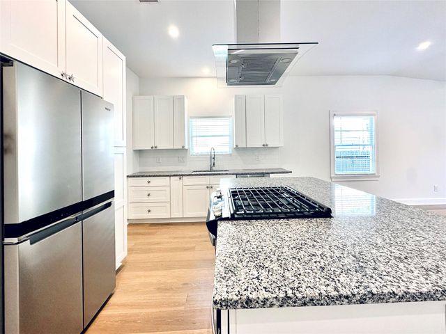 4808 Avenue S A, Galveston, TX 77551