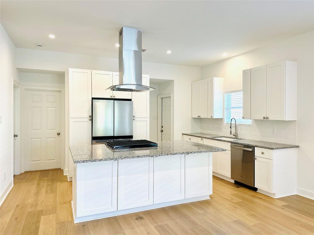 4808 Avenue S A, Galveston, TX 77551