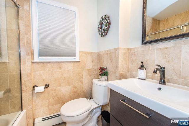 230 Avenue A, Bayonne, NJ 07002