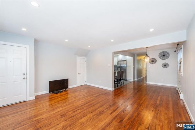 230 Avenue A, Bayonne, NJ 07002