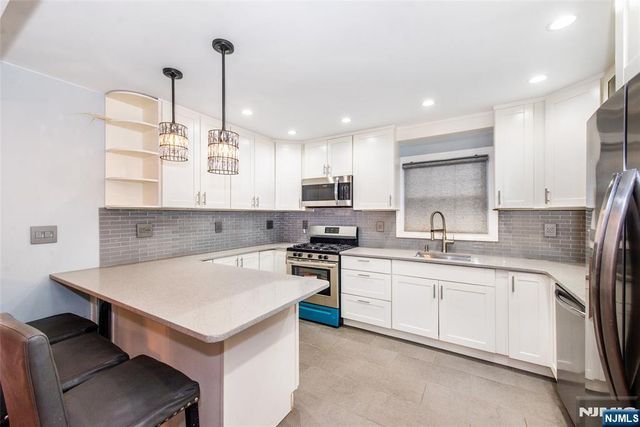 230 Avenue A, Bayonne, NJ 07002