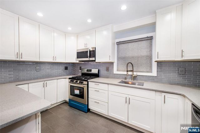 230 Avenue A, Bayonne, NJ 07002