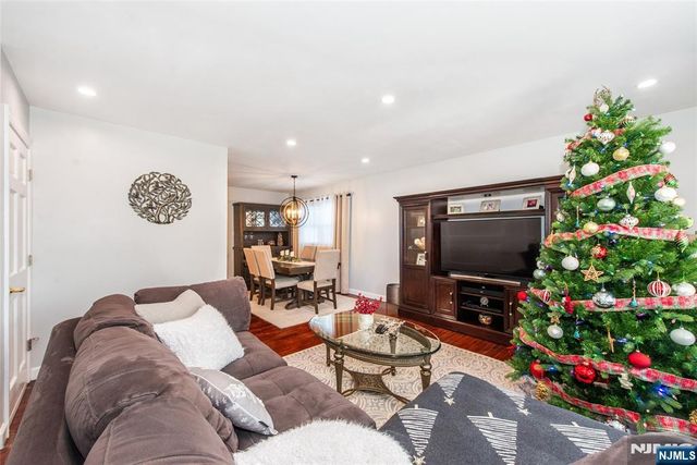 230 Avenue A, Bayonne, NJ 07002