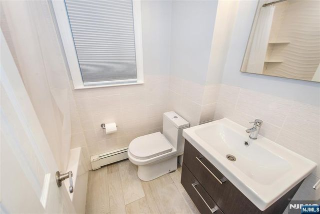 230 Avenue A, Bayonne, NJ 07002
