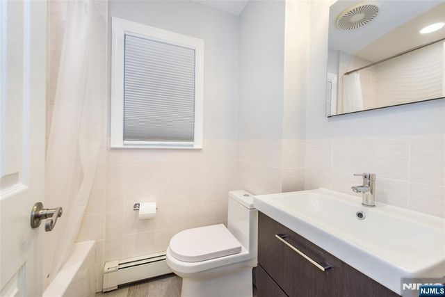 230 Avenue A, Bayonne, NJ 07002