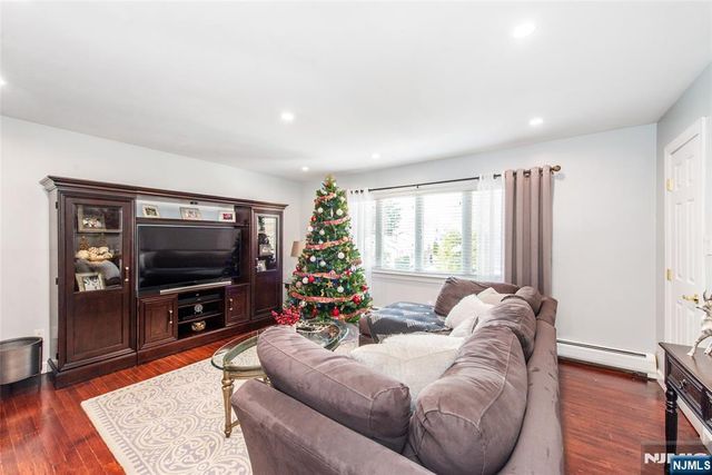 230 Avenue A, Bayonne, NJ 07002