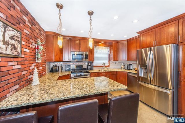 230 Avenue A, Bayonne, NJ 07002