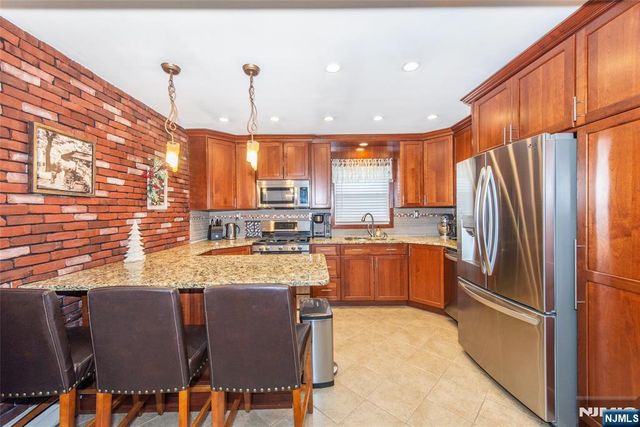 230 Avenue A, Bayonne, NJ 07002