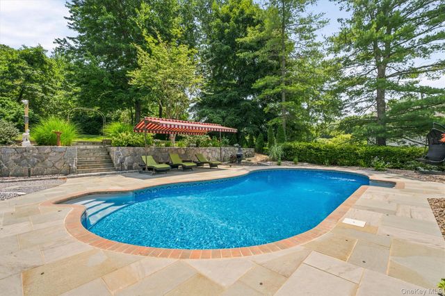 3160 Arbour Lane, Yorktown Heights, NY 10598