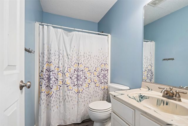 112 NE Allison Avenue, Elkhart, IA 50073