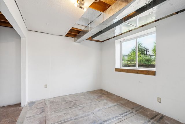 112 NE Allison Avenue, Elkhart, IA 50073