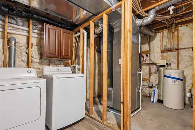 112 NE Allison Avenue, Elkhart, IA 50073