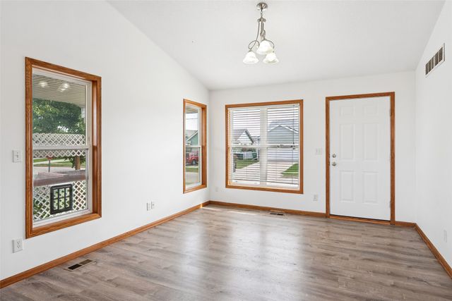 112 NE Allison Avenue, Elkhart, IA 50073