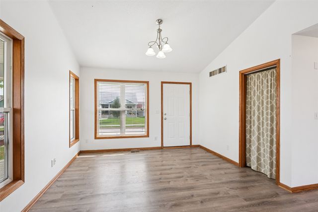 112 NE Allison Avenue, Elkhart, IA 50073