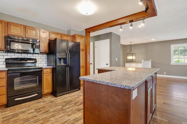 6210 Roger Park Court, Evansville, IN 47715