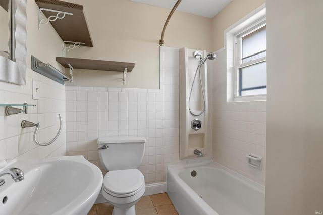 6210 Roger Park Court, Evansville, IN 47715