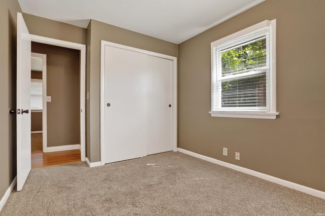 6210 Roger Park Court, Evansville, IN 47715