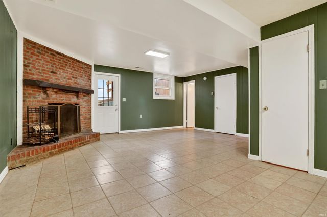6210 Roger Park Court, Evansville, IN 47715
