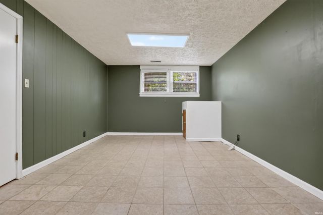 6210 Roger Park Court, Evansville, IN 47715